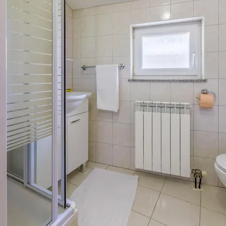 Apartment Bozidar 1 Zuti - Hr-10438-01 By Interhome *